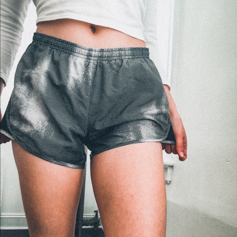 NIKE ATHLETIC SHORTS